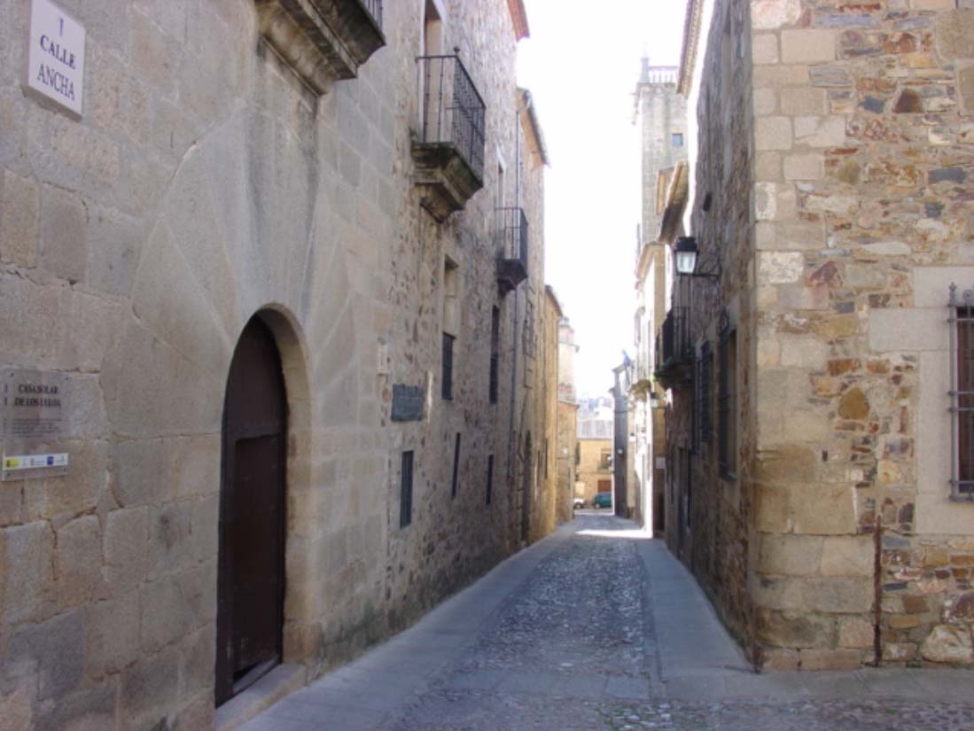 Calle Ancha